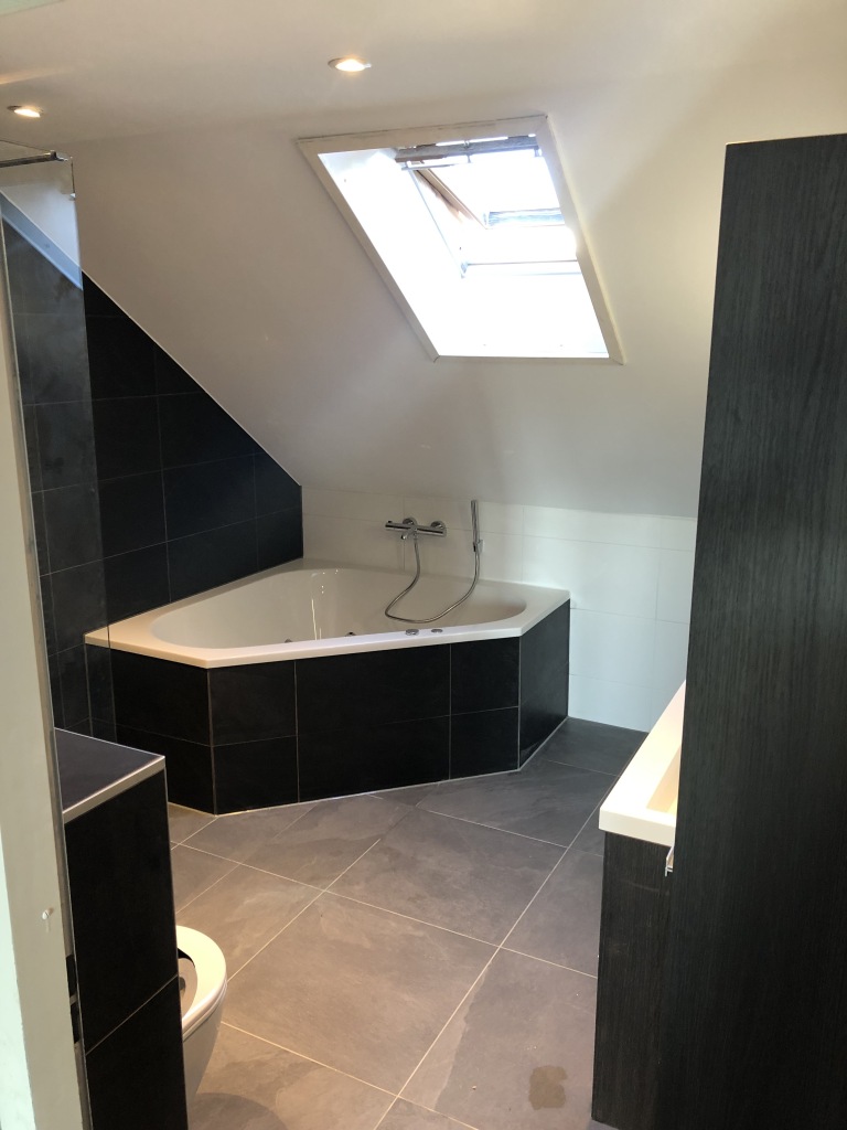 Badkamer en toilet verbouwing op Het Kruiwerk in Hoorn