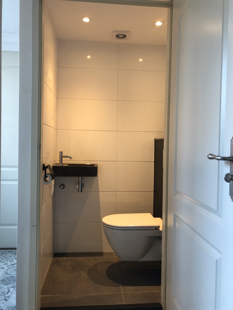 Badkamer en toilet verbouwing op Het Kruiwerk in Hoorn