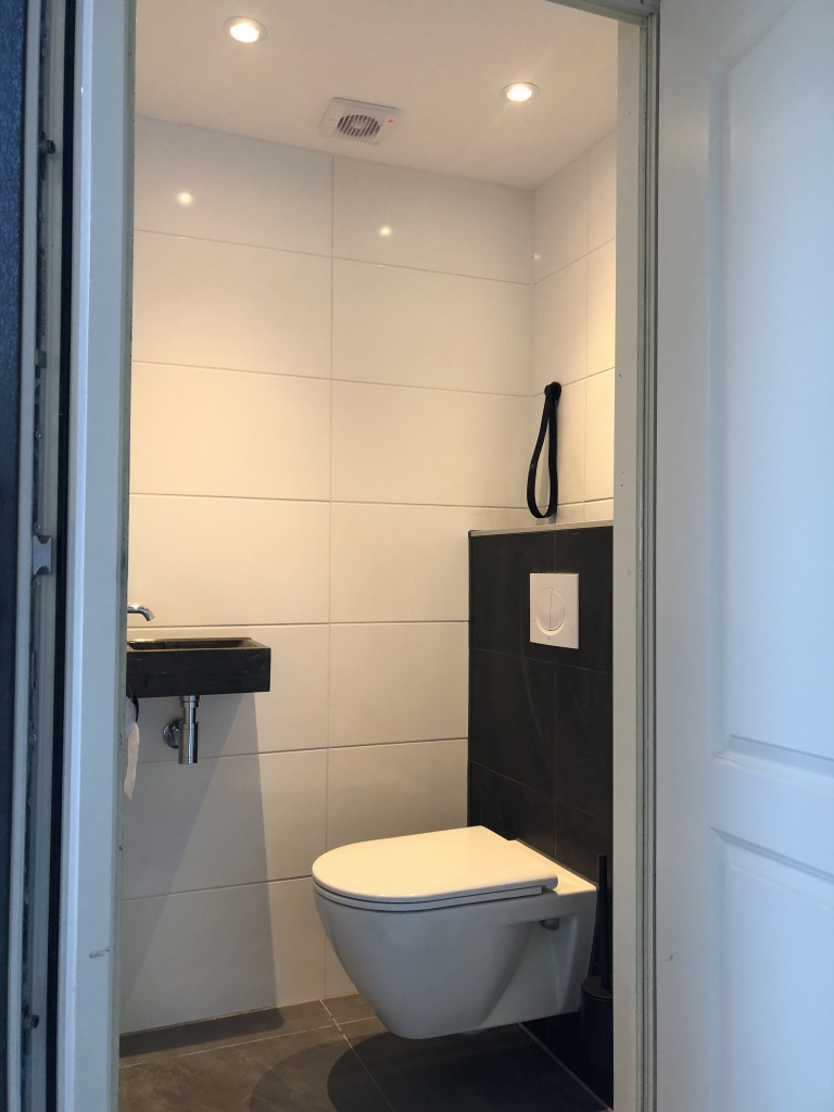 Badkamer en toilet verbouwing op Het Kruiwerk in Hoorn