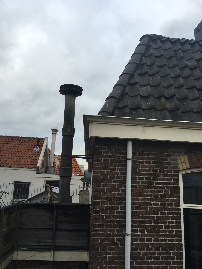 Zinken goot vervangen appartementen complex Leliestraat Hoorn